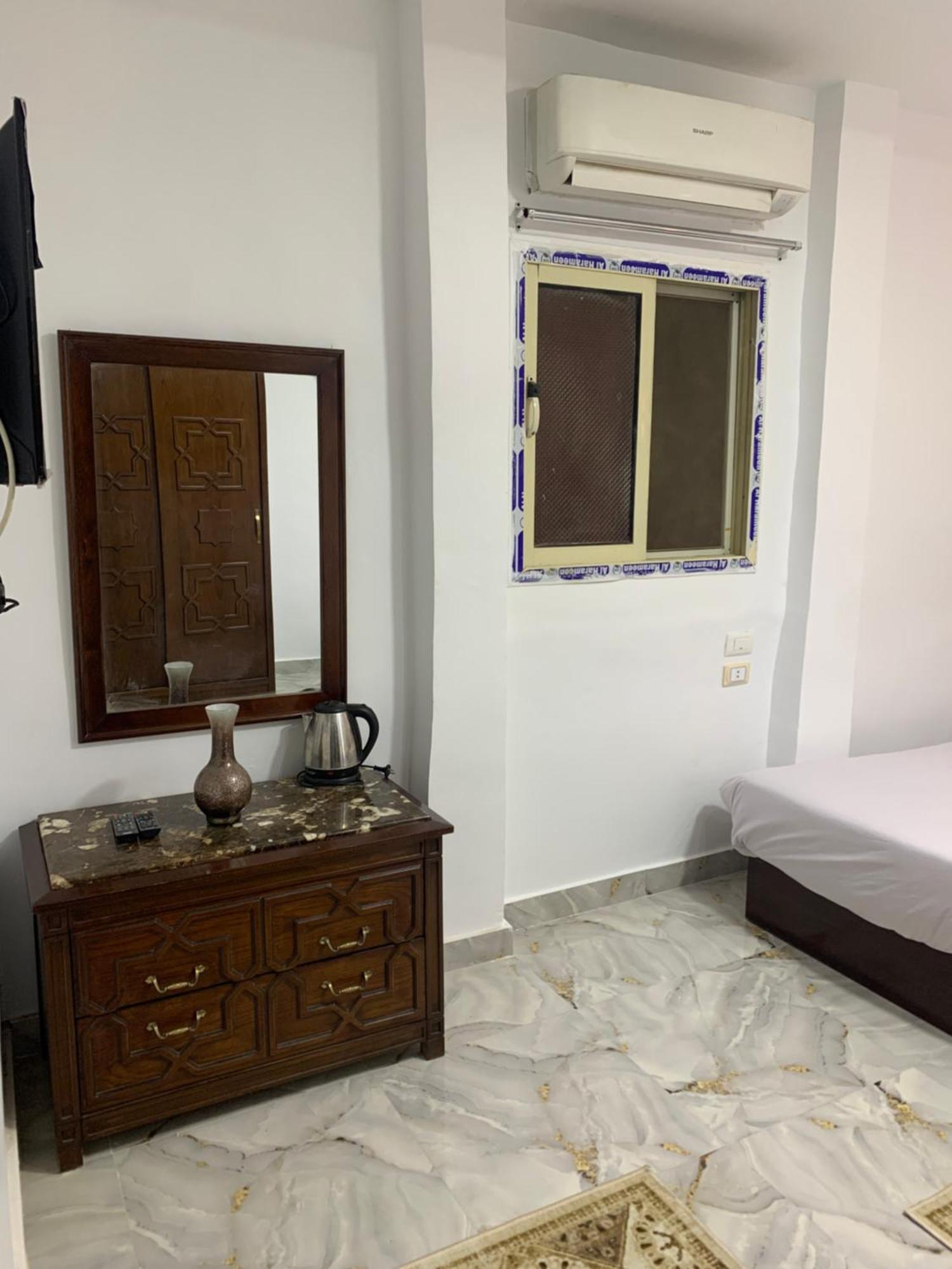 Kafret el-Gabal Abo Stait - Pyramid View Homestay المظهر الخارجي الصورة